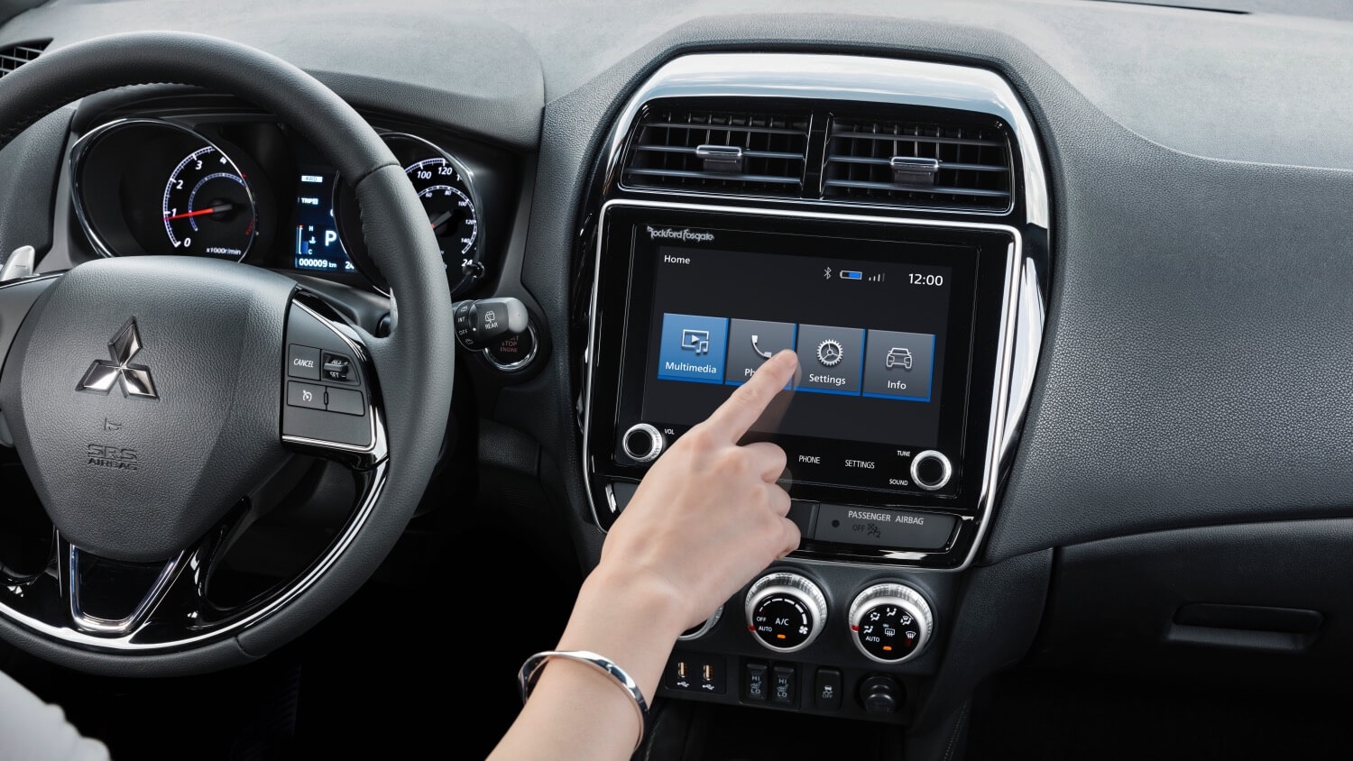apple-carplay-android-auto-mitsubishi-rvr-2025